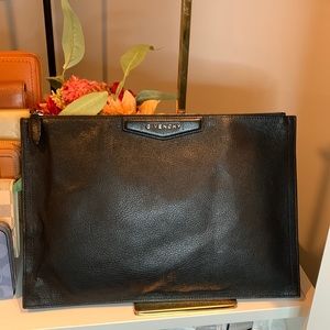 Authentic Givenchy Antigona Leather Clutch Pouch w/ COA (value@$35)